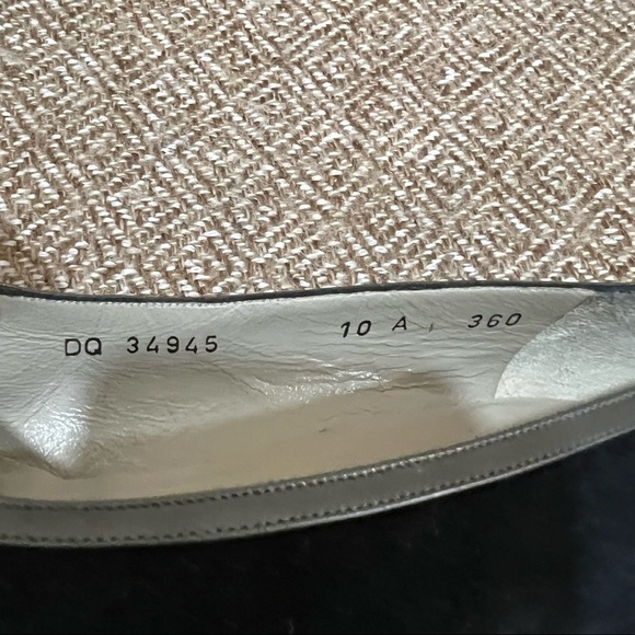 Salvatore Ferragamo Black Suede Textured Metallic Toe Kitten Heel Sz 10A Career - Picture 2 of 11